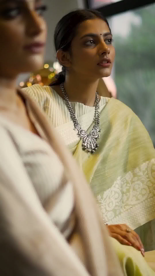 Women's Party Wear Linen Blend Woven Design Purple Saree With Purple Linen Blouse Piece